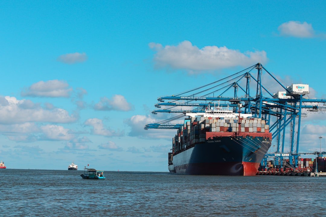 Porto de Santos reforça controle da água de lastro Porto de Santos reforça controle da água de lastro