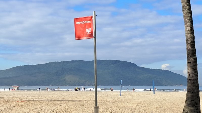 Santos mantém sete praias impróprias para banho bandeira vermelha pl064229523 widelg