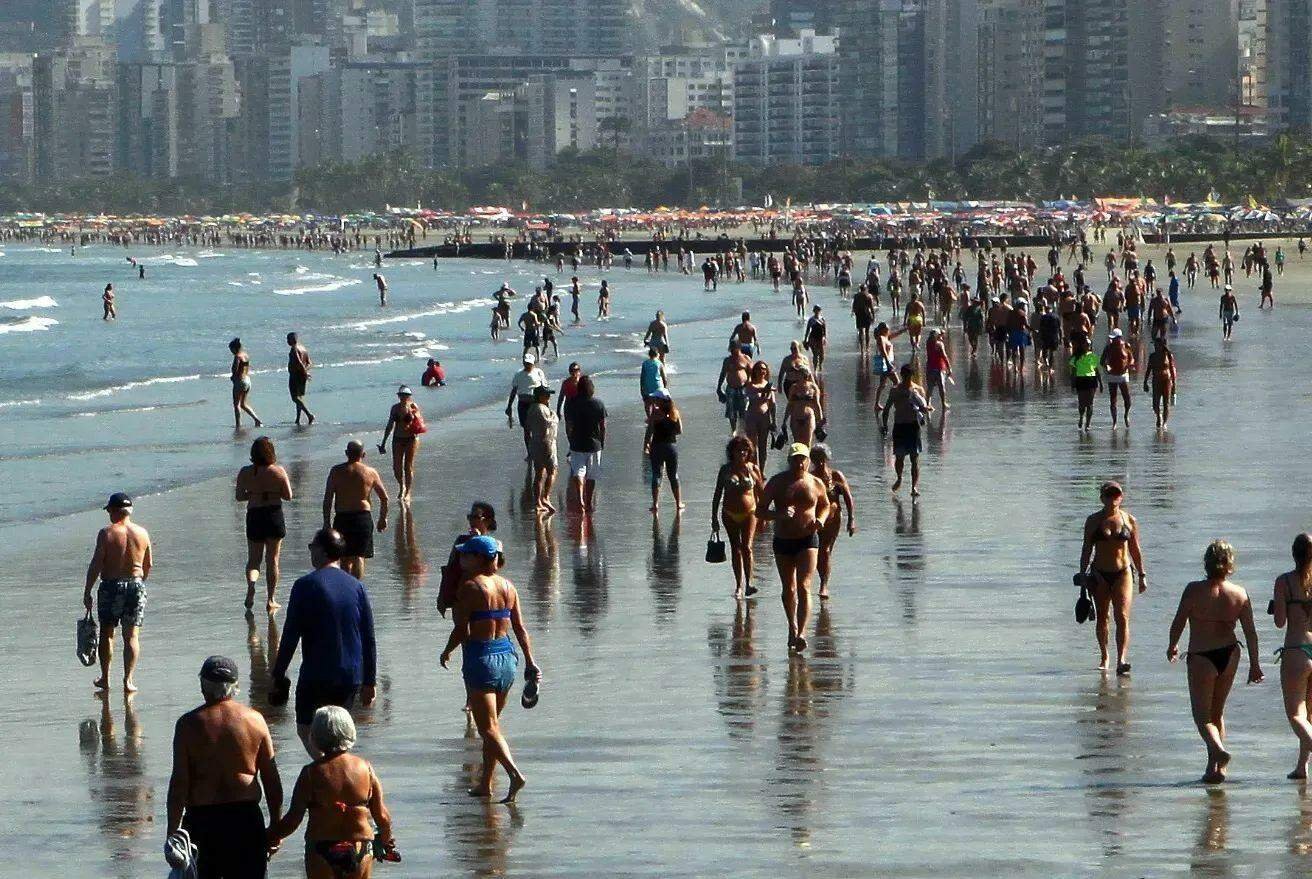 Santos mantém sete praias impróprias para banho image