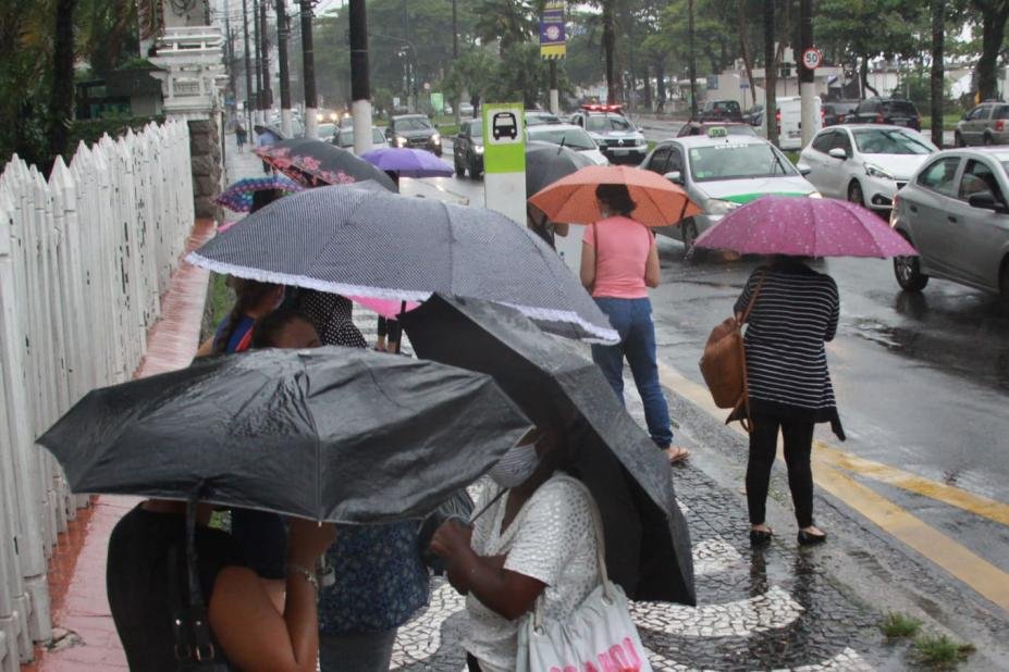 Chuva, frio e mar agitado marcam feriado de 7 de Setembro em Santos whatsapp image 2022 04 14 at 09.32.43